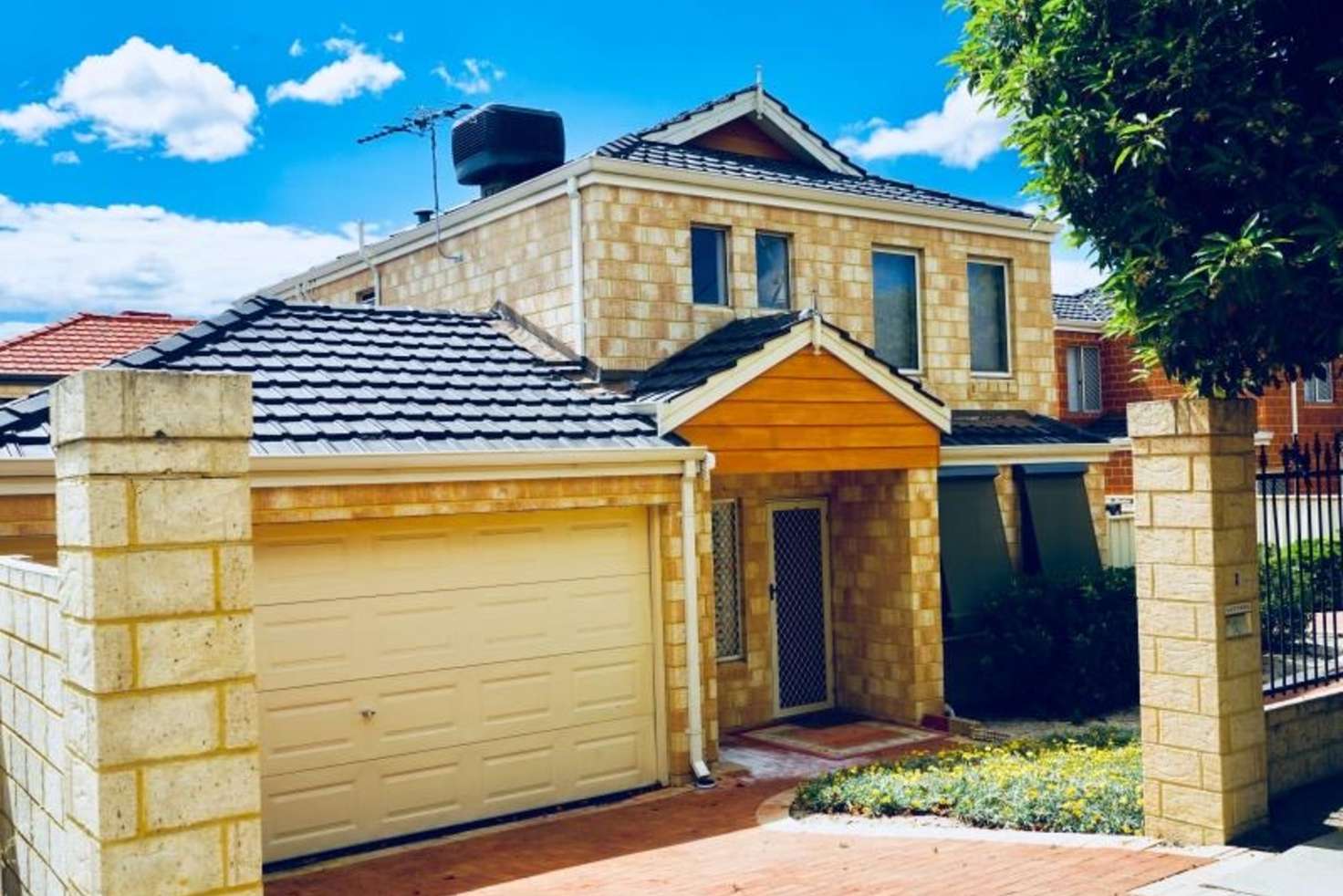 Main view of Homely townhouse listing, 1/170 Hill View Terrace, Bentley WA 6102