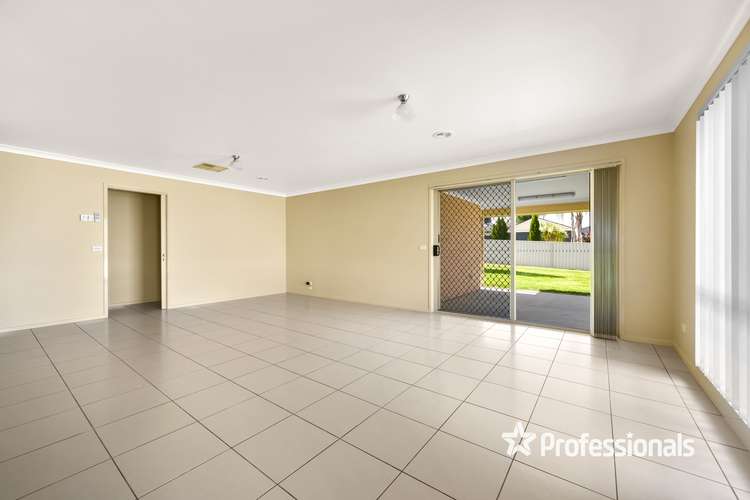 Fifth view of Homely house listing, 10 Millar Court, Wodonga VIC 3690