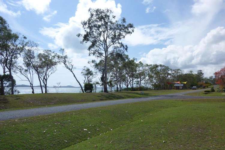 27 Repulse Esplanade, St Helens Beach QLD 4798