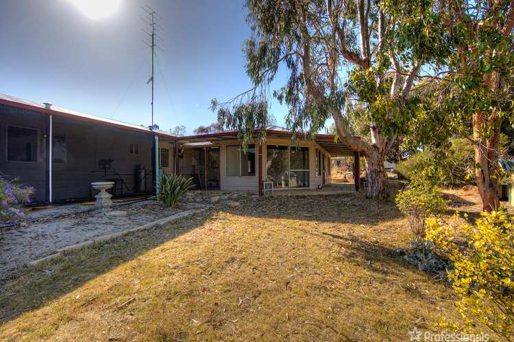 8 Avro Anson Road, Mokine WA 6401