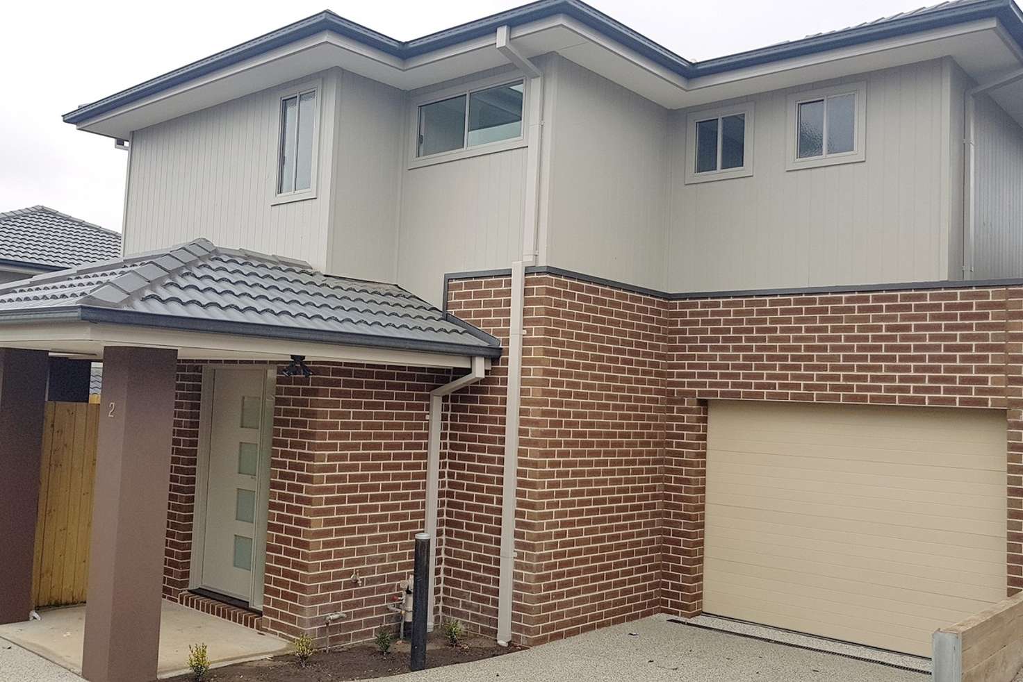 Main view of Homely townhouse listing, 2/27 Hanson Road, Craigieburn VIC 3064