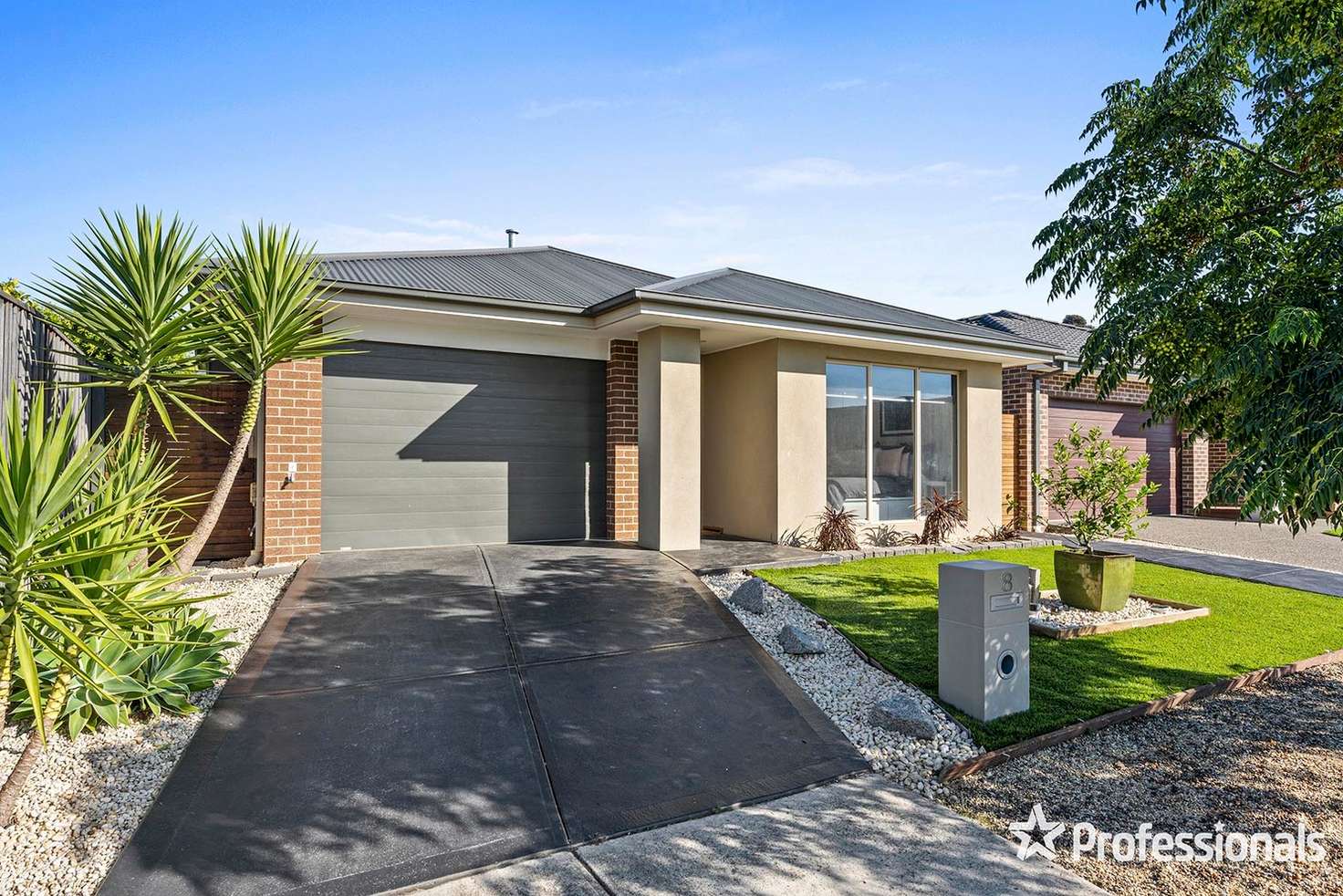 Main view of Homely house listing, 8 Knight Way, Chirnside Park VIC 3116