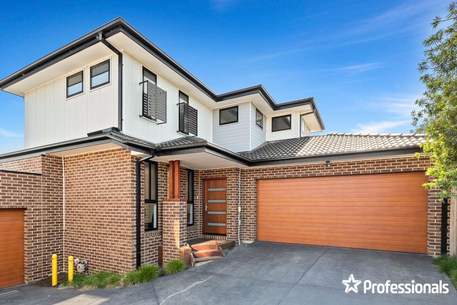 Main view of Homely townhouse listing, 2/35 Phyllis Street, Bayswater VIC 3153