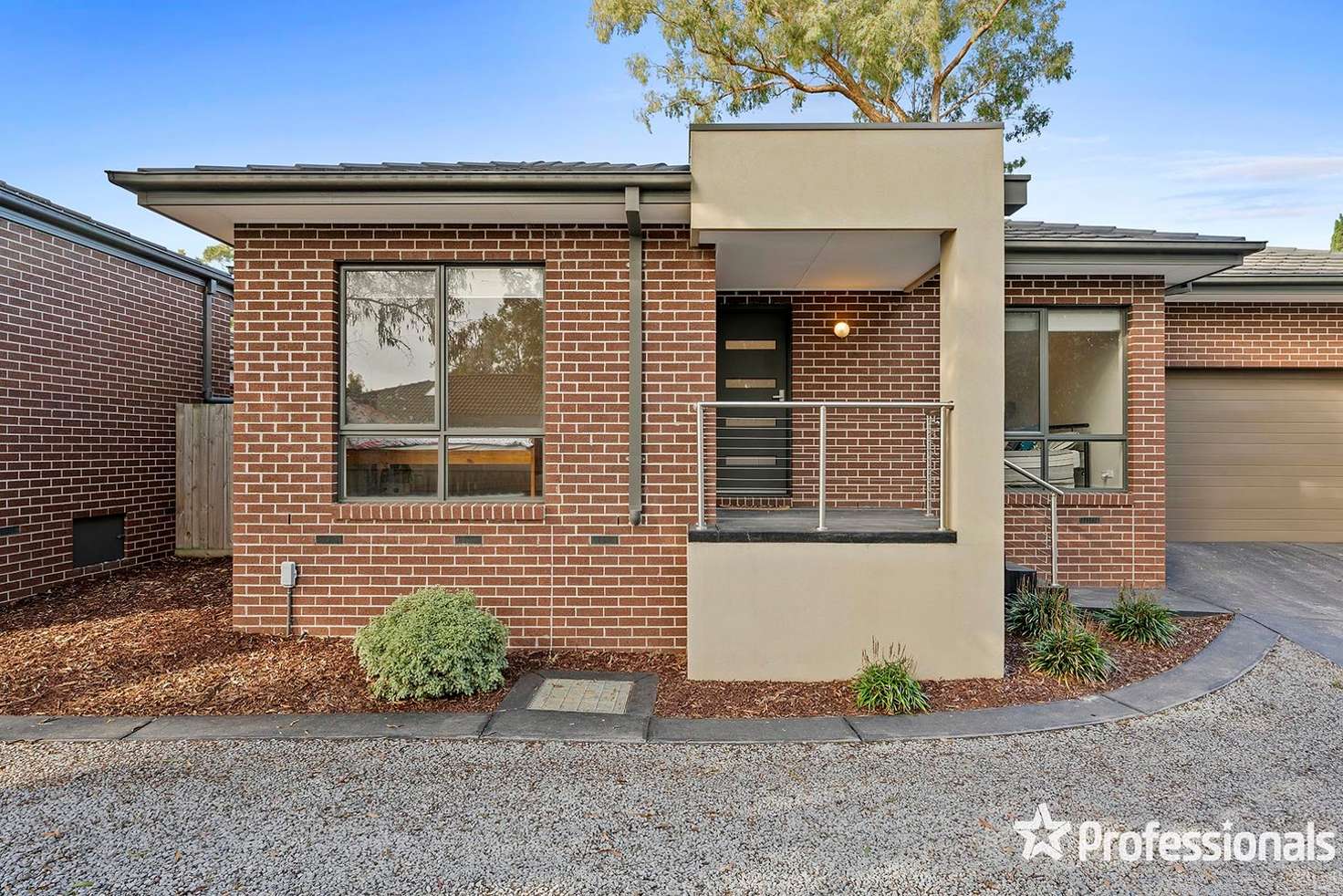Main view of Homely townhouse listing, 2/10 Cameron Road, Croydon VIC 3136