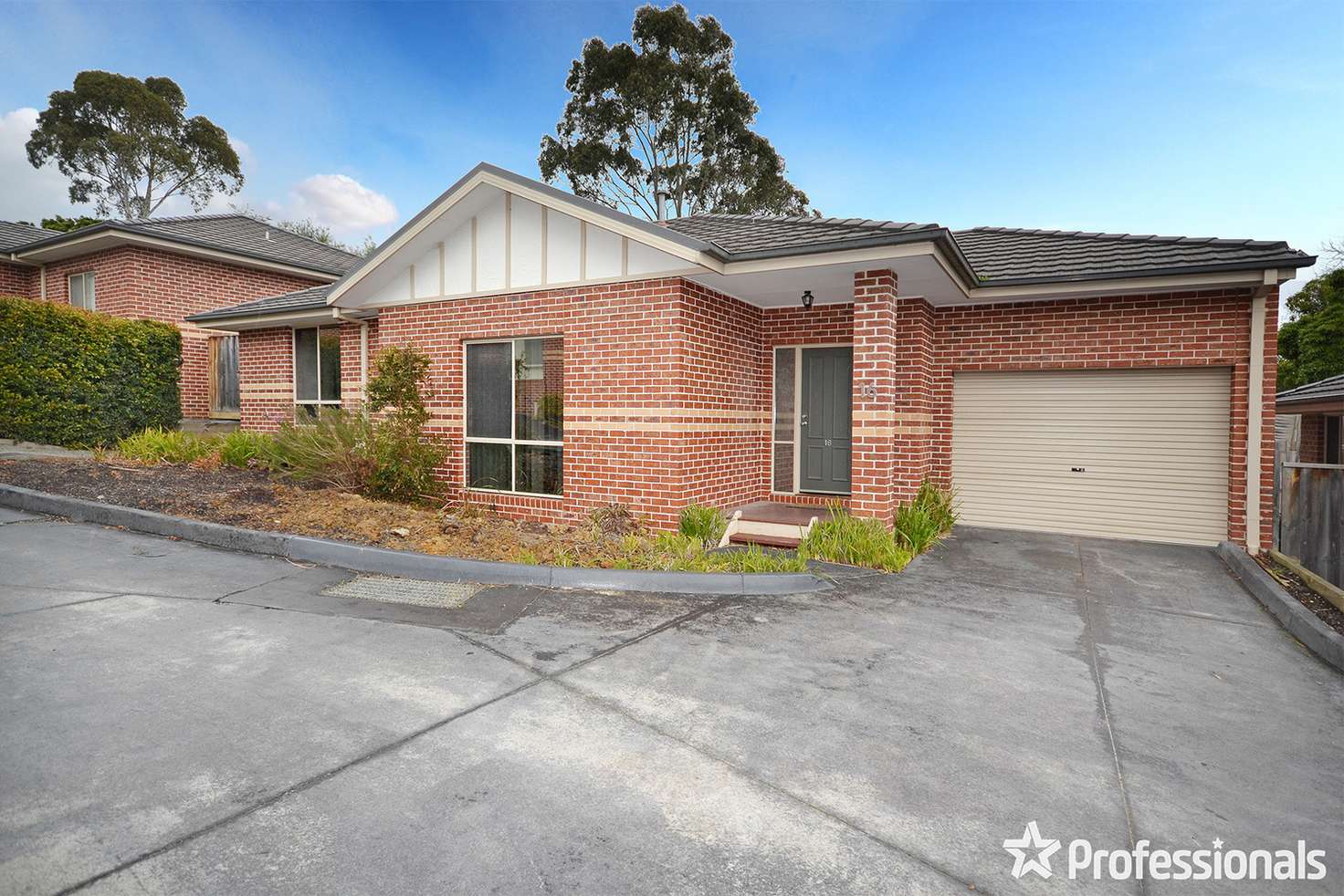 Main view of Homely townhouse listing, 16/25-27 Canterbury Road, Montrose VIC 3765
