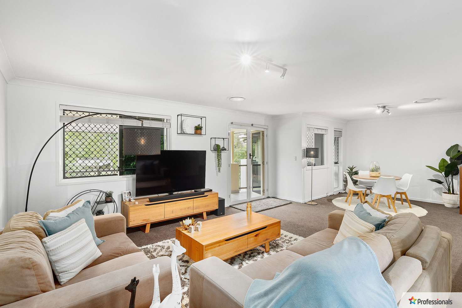 Main view of Homely townhouse listing, 5/43 Petrie Crescent, Aspley QLD 4034