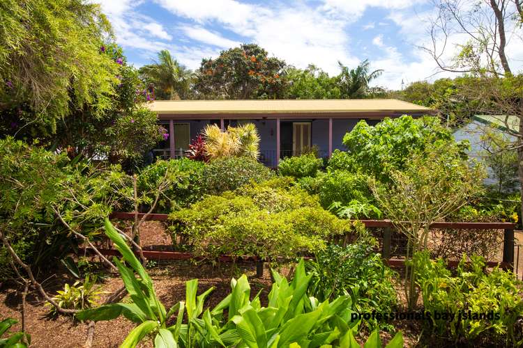 25 Crest Haven, Lamb Island QLD 4184