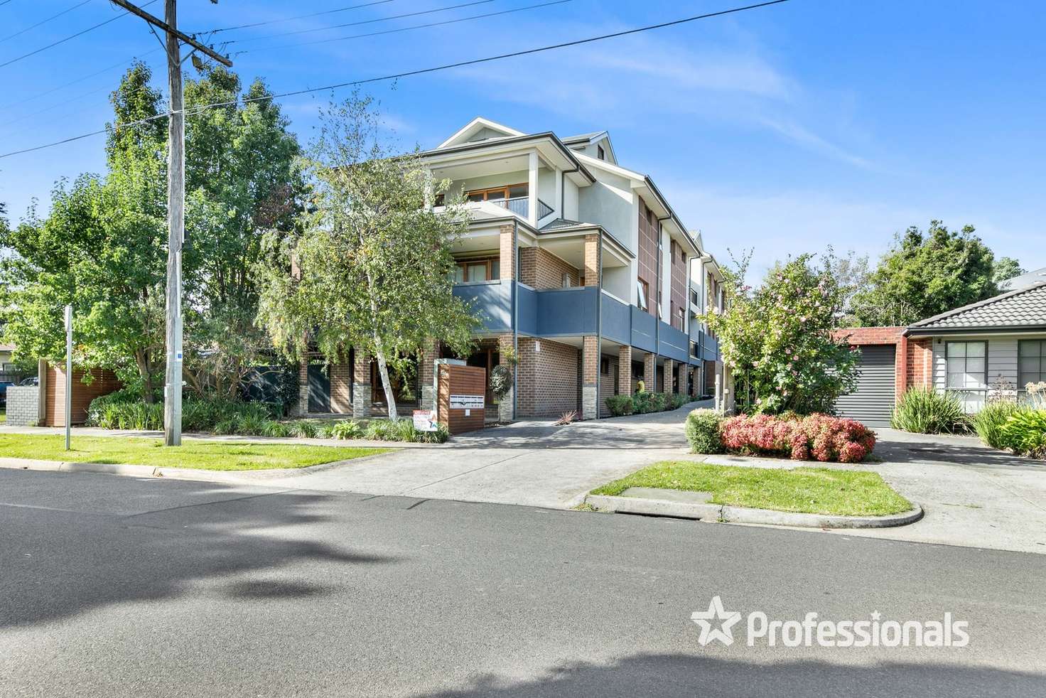 Main view of Homely unit listing, 8/4 Springfield Avenue, Croydon VIC 3136