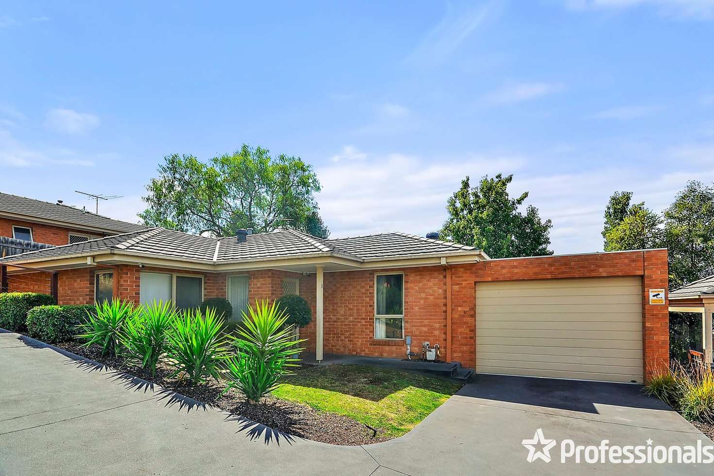 Main view of Homely unit listing, 3/11 Peden Street, Chirnside Park VIC 3116