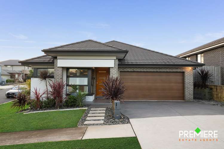 21 Buckingham Loop, Oran Park NSW 2570