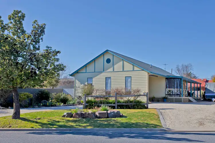 10 Main Street, Chiltern VIC 3683