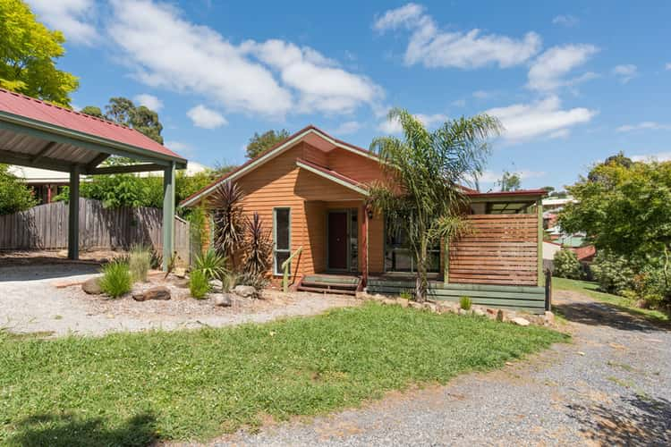 10 Belair Close, Seville VIC 3139