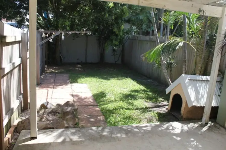 2/72 Worendo Street, Southport QLD 4215