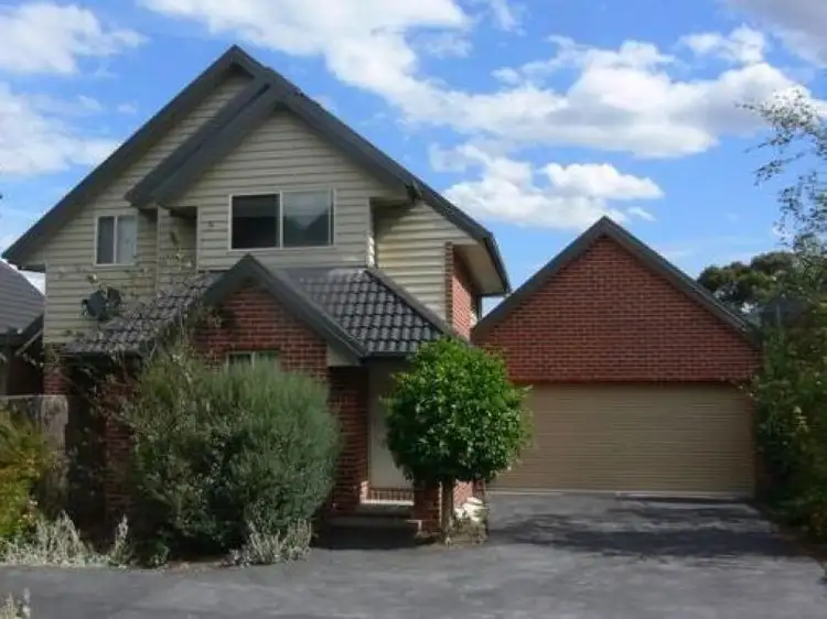 4/11 William Road, Croydon VIC 3136