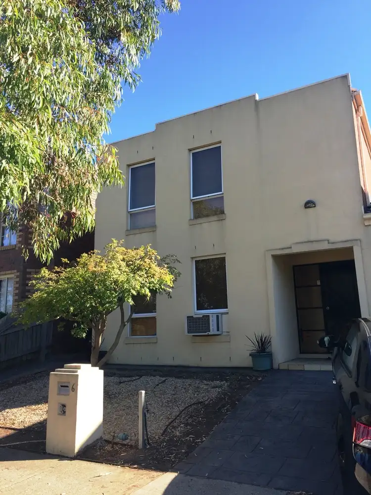 6 Mirstan Court