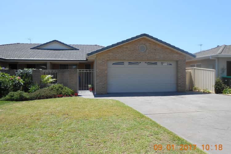 Main view of Homely villa listing, 2/27 Amanda Crescent, Forster NSW 2428
