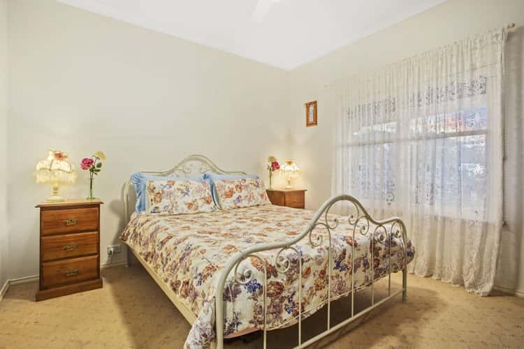 Fifth view of Homely house listing, 5 Bronte Court, Wyndham Vale VIC 3024