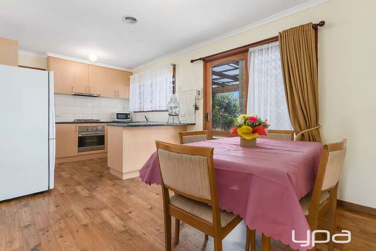 Fourth view of Homely house listing, 2 Haybale Place, Melton West VIC 3337