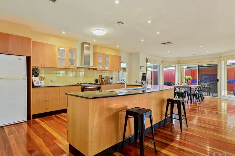 Fifth view of Homely house listing, 16 Fontain Court, Werribee VIC 3030