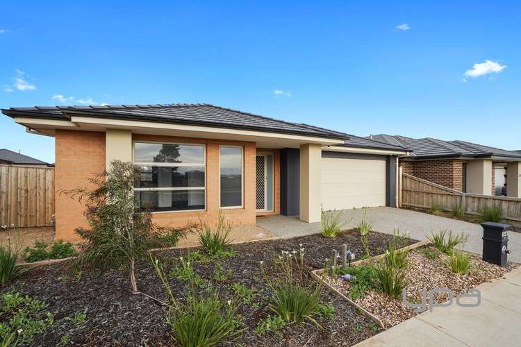 Main view of Homely house listing, 39 Treeve Parkway, Werribee VIC 3030