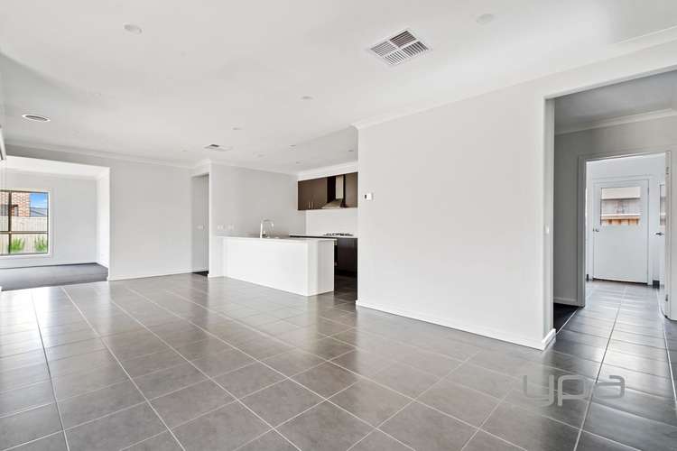 Fifth view of Homely house listing, 39 Treeve Parkway, Werribee VIC 3030