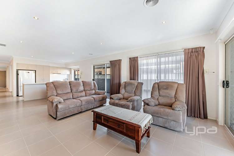 Fifth view of Homely house listing, 10 Birdswood Crescent, Craigieburn VIC 3064