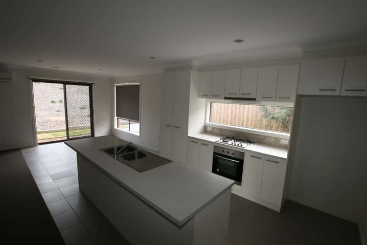 Second view of Homely house listing, 7 Courtney Drive, Sunbury VIC 3429