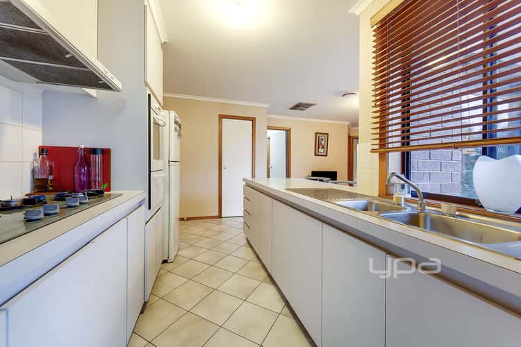 Fifth view of Homely house listing, 7 Padstowe Court, Craigieburn VIC 3064