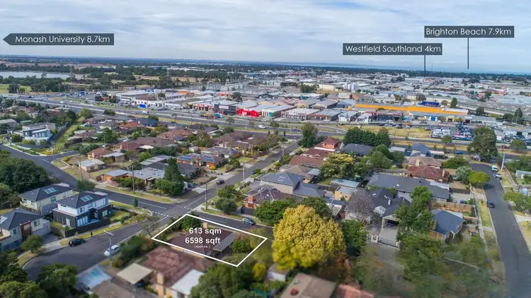 Floorplan of Homely house listing, 15 Niki Court, Bentleigh East VIC 3165