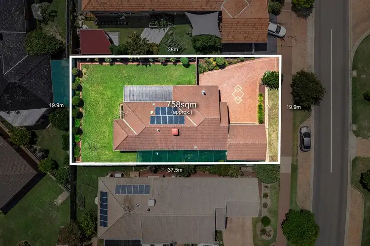 Floorplan of Homely house listing, 370 Dandelion Drive, Rowville VIC 3178
