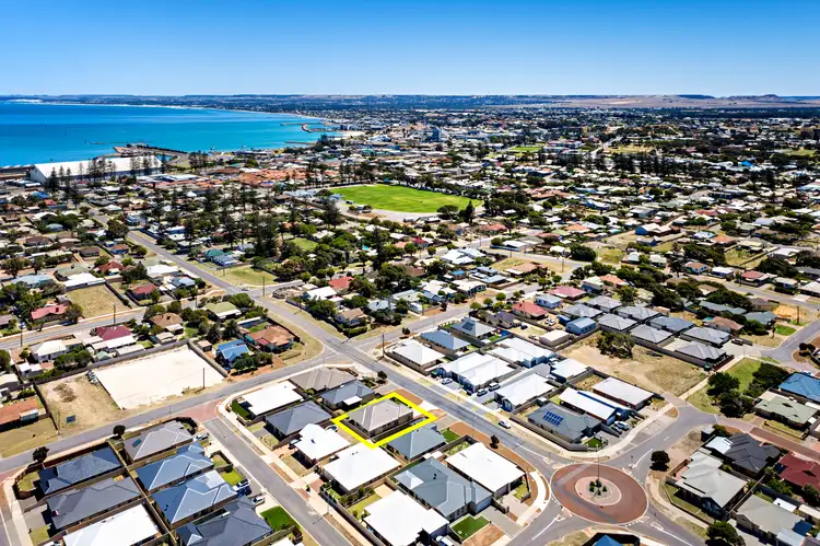 Floorplan of Homely house listing, 105 Burges Street, Beachlands WA 6530