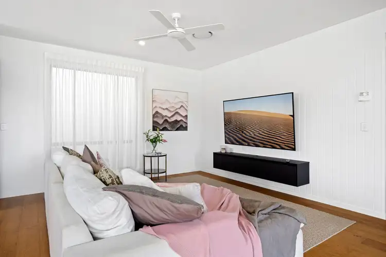 Floorplan of Homely semi-detached listing, 2 Japonica Drive, Palm Beach QLD 4221