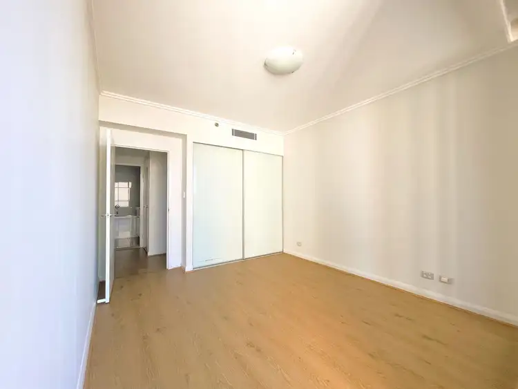 Fifth view of Homely apartment listing, 3313B/91-95 Liverpool Street, Sydney NSW 2000