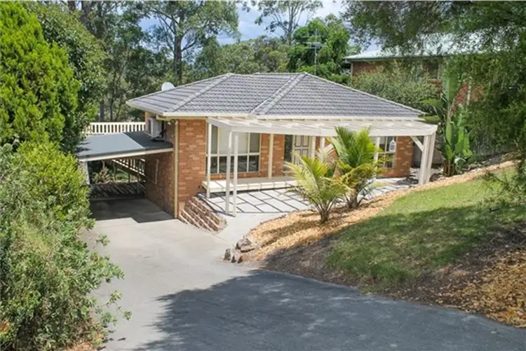 15 Hawks Nest Place, Surfside NSW 2536