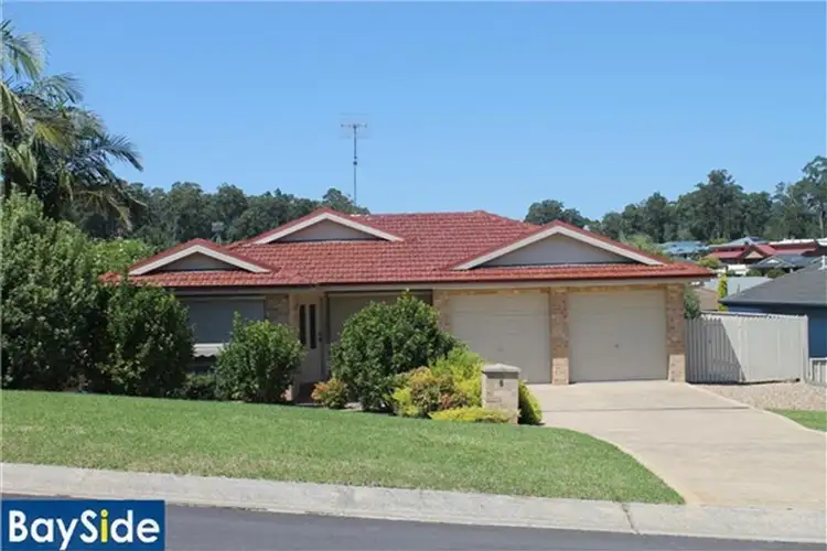 8 Stuart Place, Batemans Bay NSW 2536