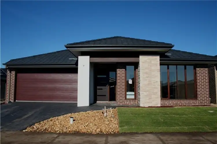 19 Sotiria Way, Clyde North VIC 3978