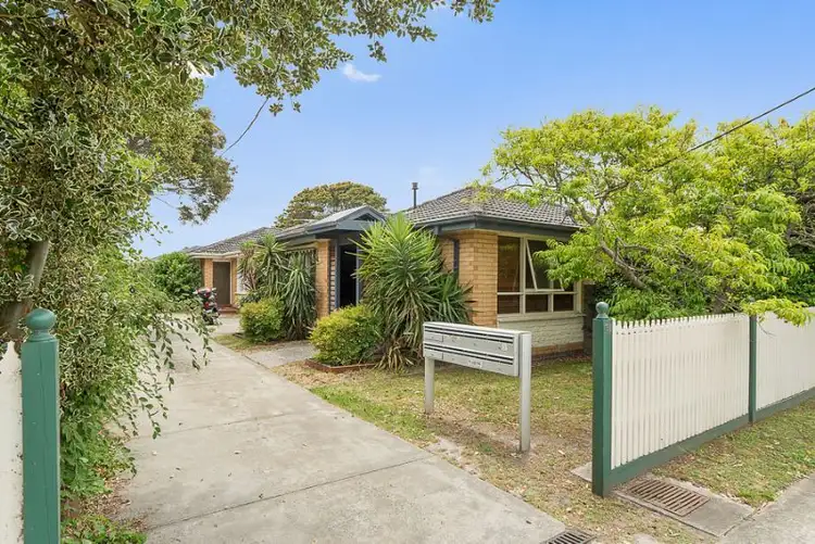Main view of Homely unit listing, 1/37 Broadway, Bonbeach VIC 3196