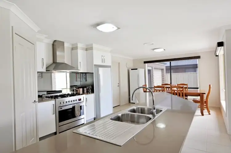 Sixth view of Homely house listing, 10 Bentleigh Street, Shepparton VIC 3630