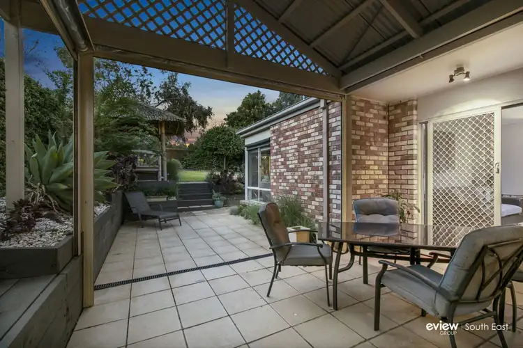 15 Lakewood Place, Berwick VIC 3806