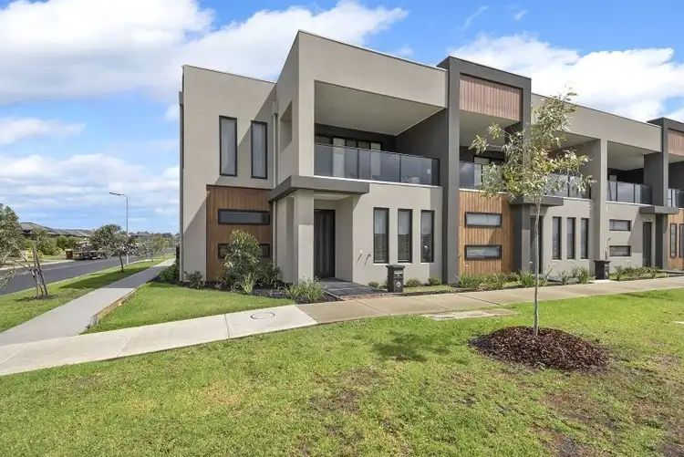 St Georges Terrace, Apt 2 Cnr Selandra Boulevard & Rhinelander Close, Clyde North VIC 3978
