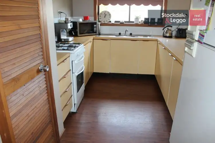 Fifth view of Homely house listing, 2/21 BUNYIP COURT, Morwell VIC 3840