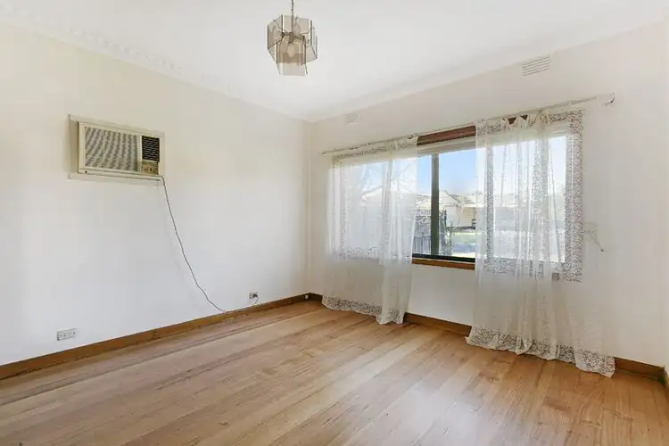 Fifth view of Homely house listing, 9 Isla Avenue, Glenroy VIC 3046