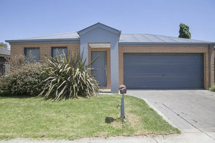 28 Cherry Blossom Chase, Pakenham VIC 3810