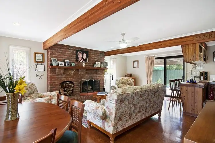 Fifth view of Homely house listing, 8 Geoffrey Court, Cranbourne VIC 3977