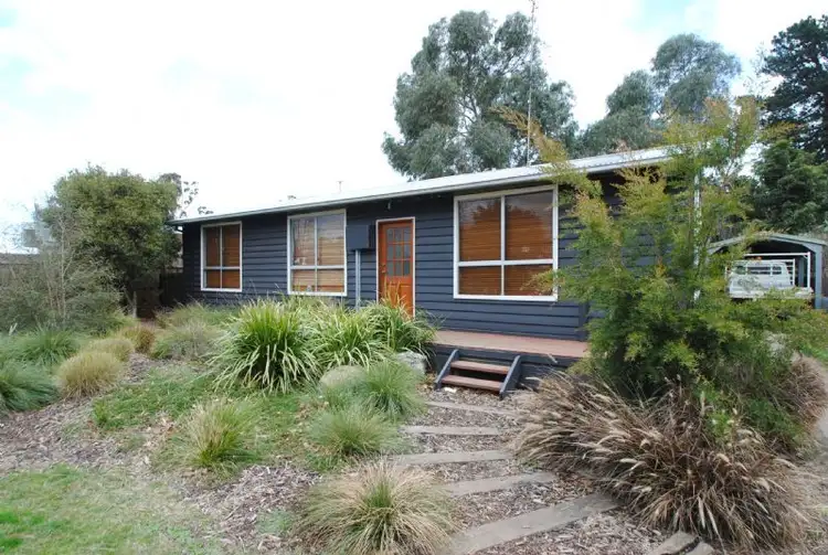 4 LONG STREET, Leongatha VIC 3953