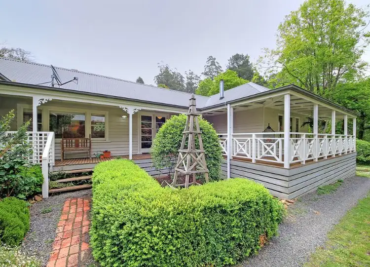 8 Helen Street, Mount Dandenong VIC 3767