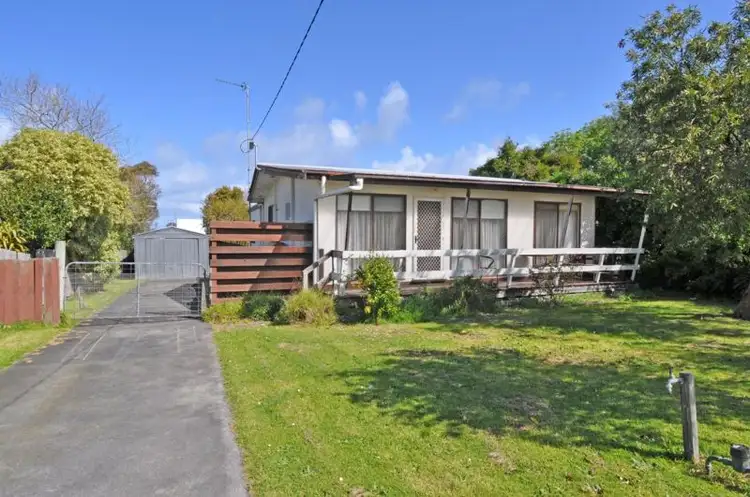 12 Bayview Ave, Inverloch VIC 3996