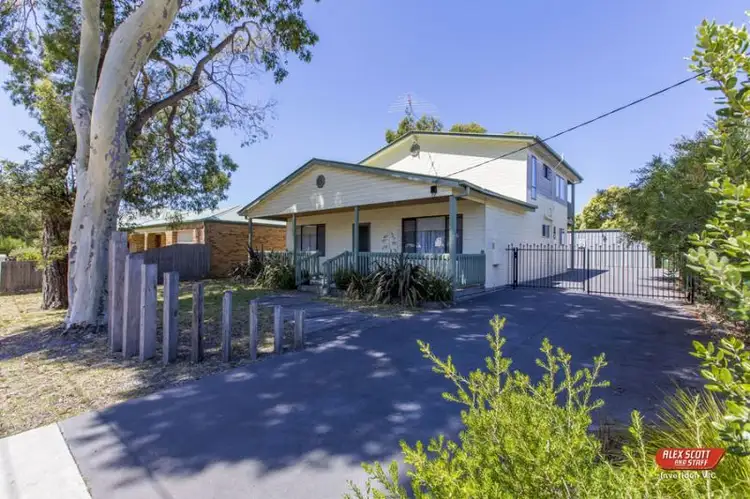 2 Wallace Avenue, Inverloch VIC 3996
