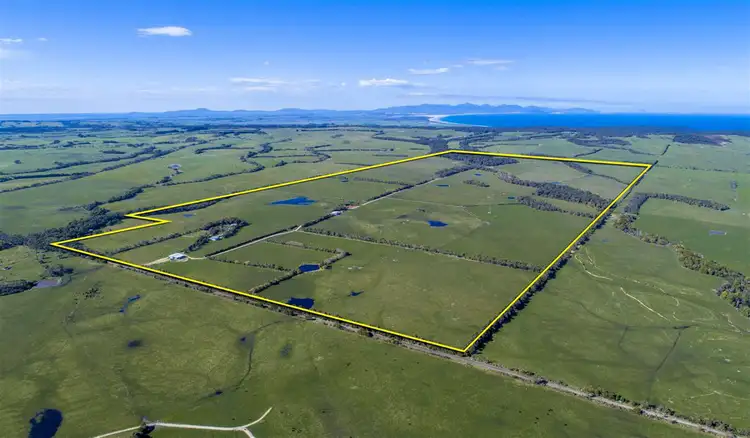 105 STAMP ROAD, Buffalo VIC 3958