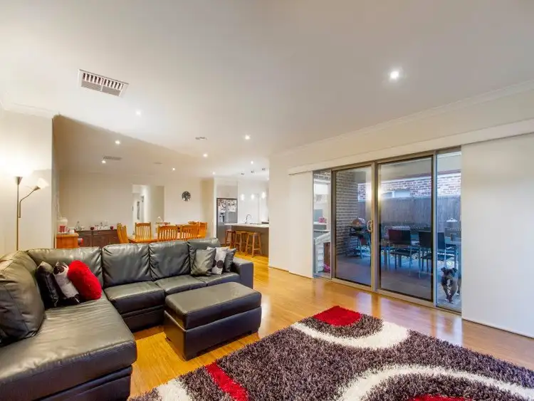 Seventh view of Homely house listing, 6 Bonacci Place, Langwarrin VIC 3910
